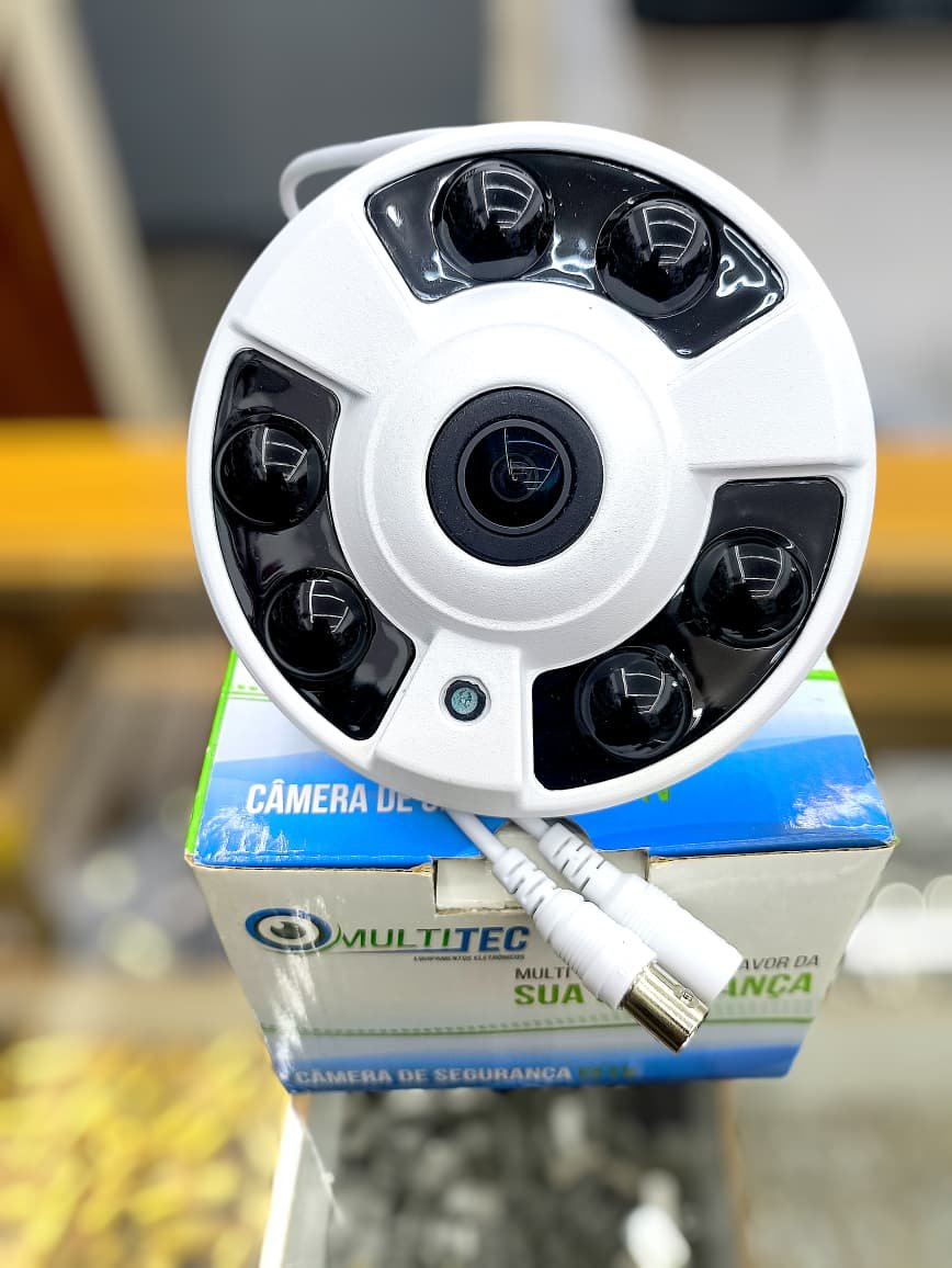 Câmera Dome Multitec com conjunto Super LED
